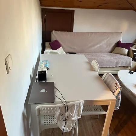 Apartment 2 1 Bathroom 1 Kitchen 3-4 People *